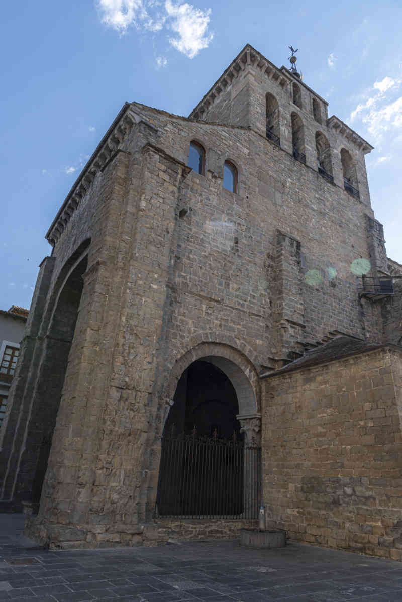Huesca - Jaca 13 - catedral de San Pedro de Jaca.jpg